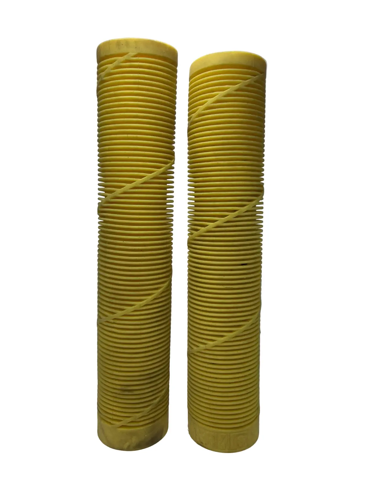 Used Primo Chase Dehart Grips 1