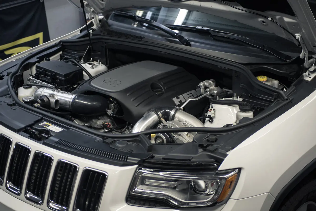 2015 5.7 Grand Cherokee Hemi Supercharger Kit 1