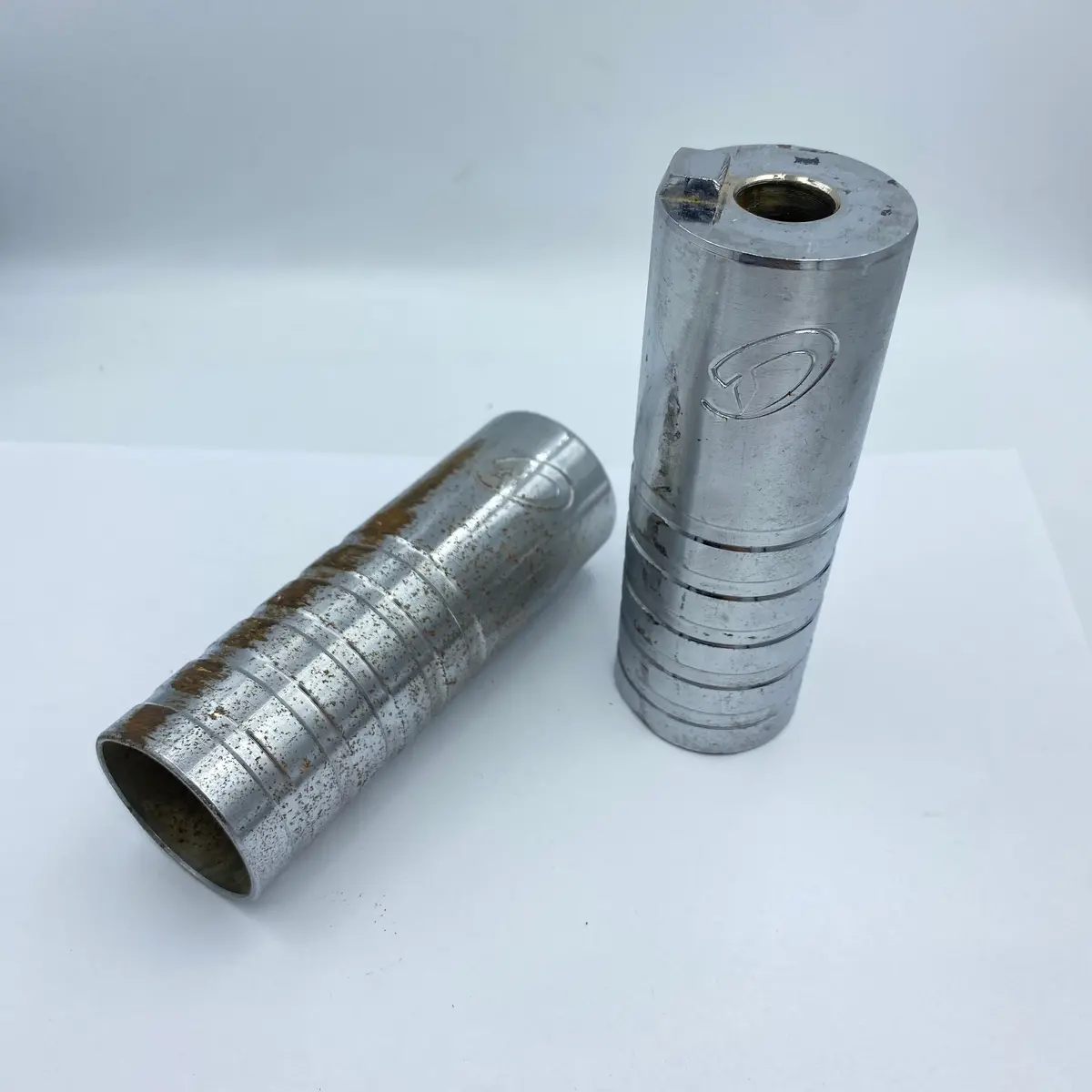 Used Mid School Diamondback Pegs 14Mm (Pair) 1