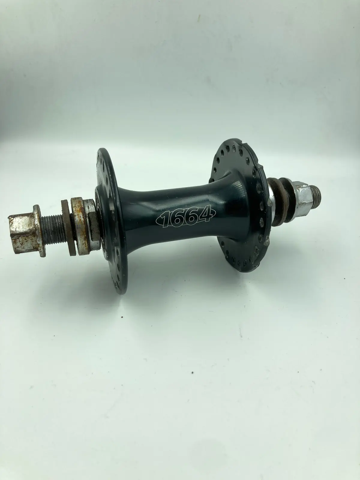 Used 1664 Boozer Sealed Hub 48H Front 14Mm Axle 1