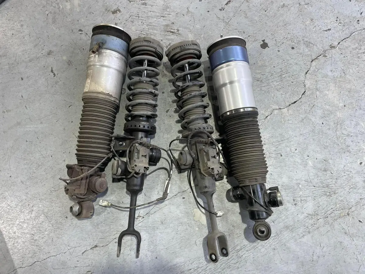Agt Shock 2009-2014	 7 Series Mk5 Rwd Front Vertical Fork/Rear Inverted Fork -Front Spring Rate: 12K210 Rear Spring Rate: 5K240 1
