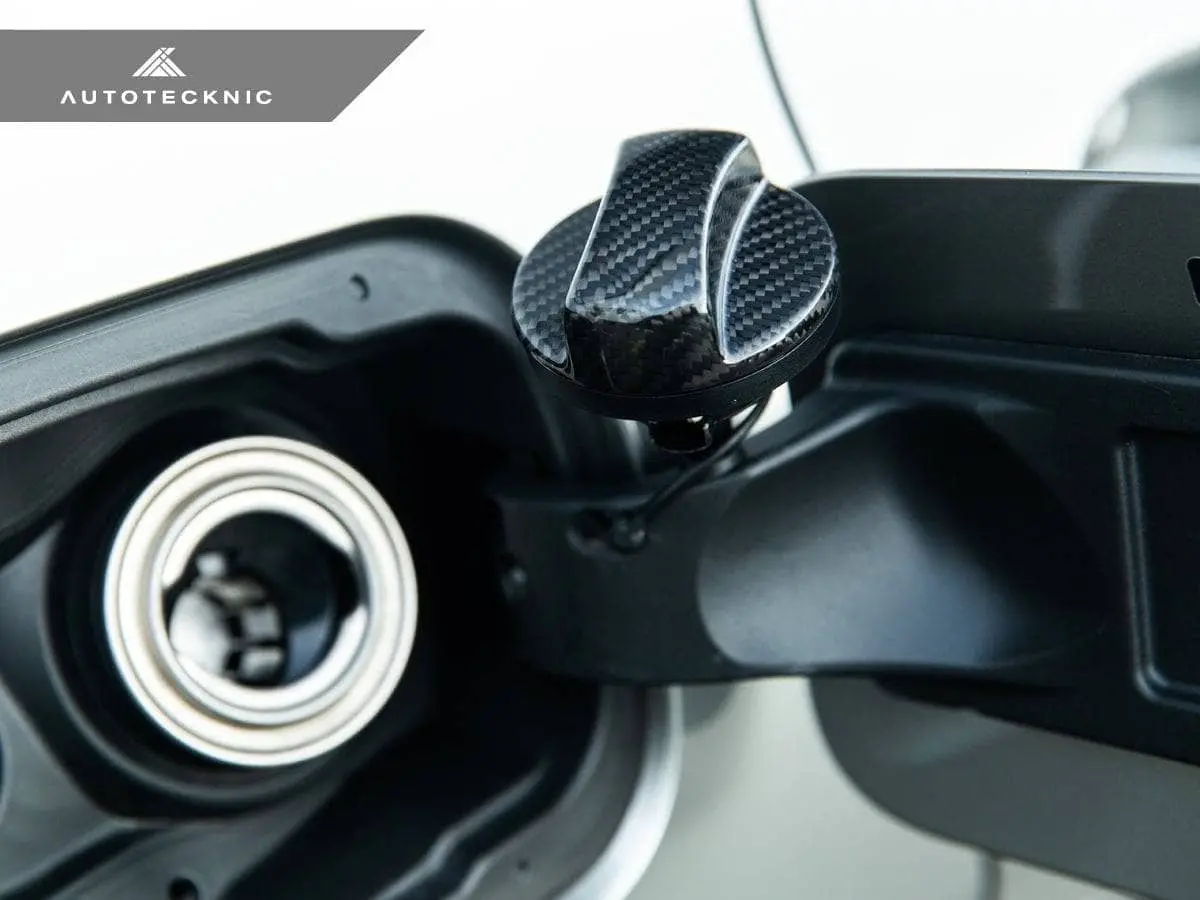 Autotecknic Dry Carbon Competition Fuel Cap Cover - E9x M3 | 3-Series 2