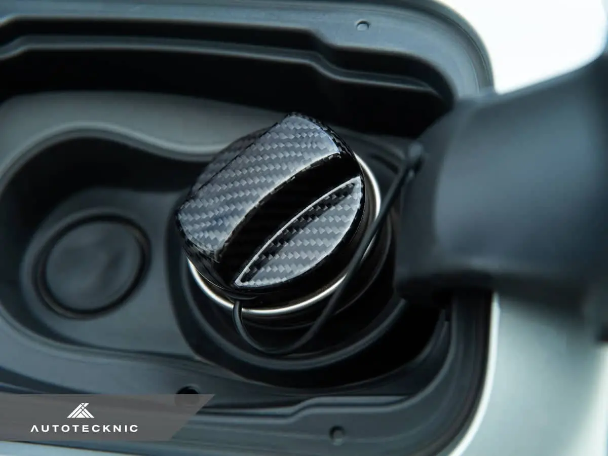 Autotecknic Dry Carbon Competition Fuel Cap Cover - F20 1-Series 1