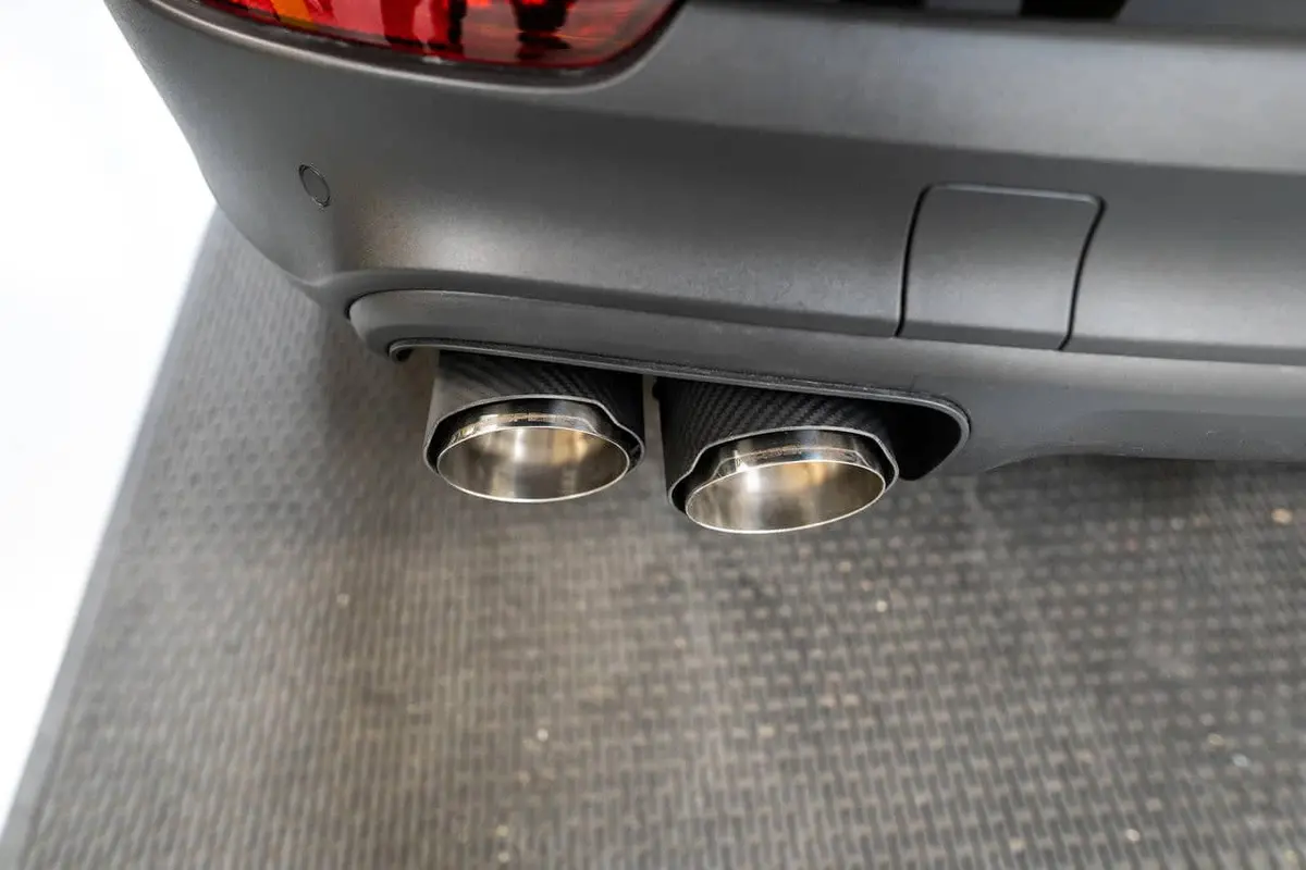 Fabspeed Porsche E3 Cayenne S 2.9L Turbo Deluxe Quad Style Tips 1