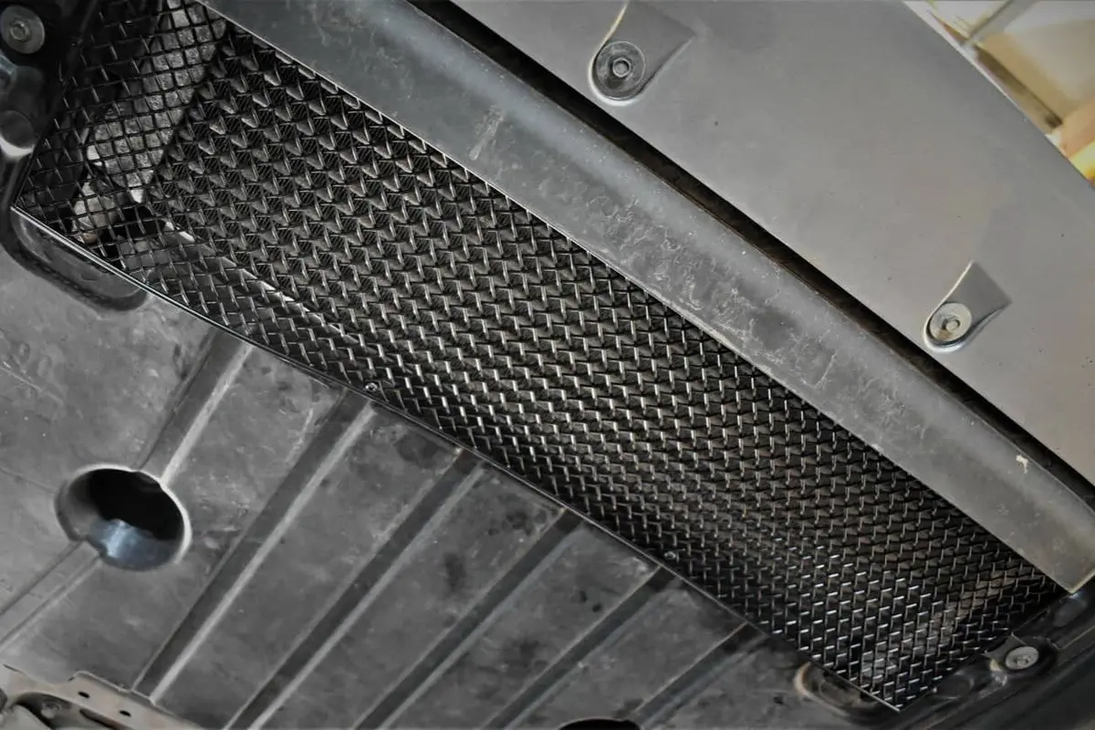 Zunsport F90 M5 - Oil Cooler Grille 2