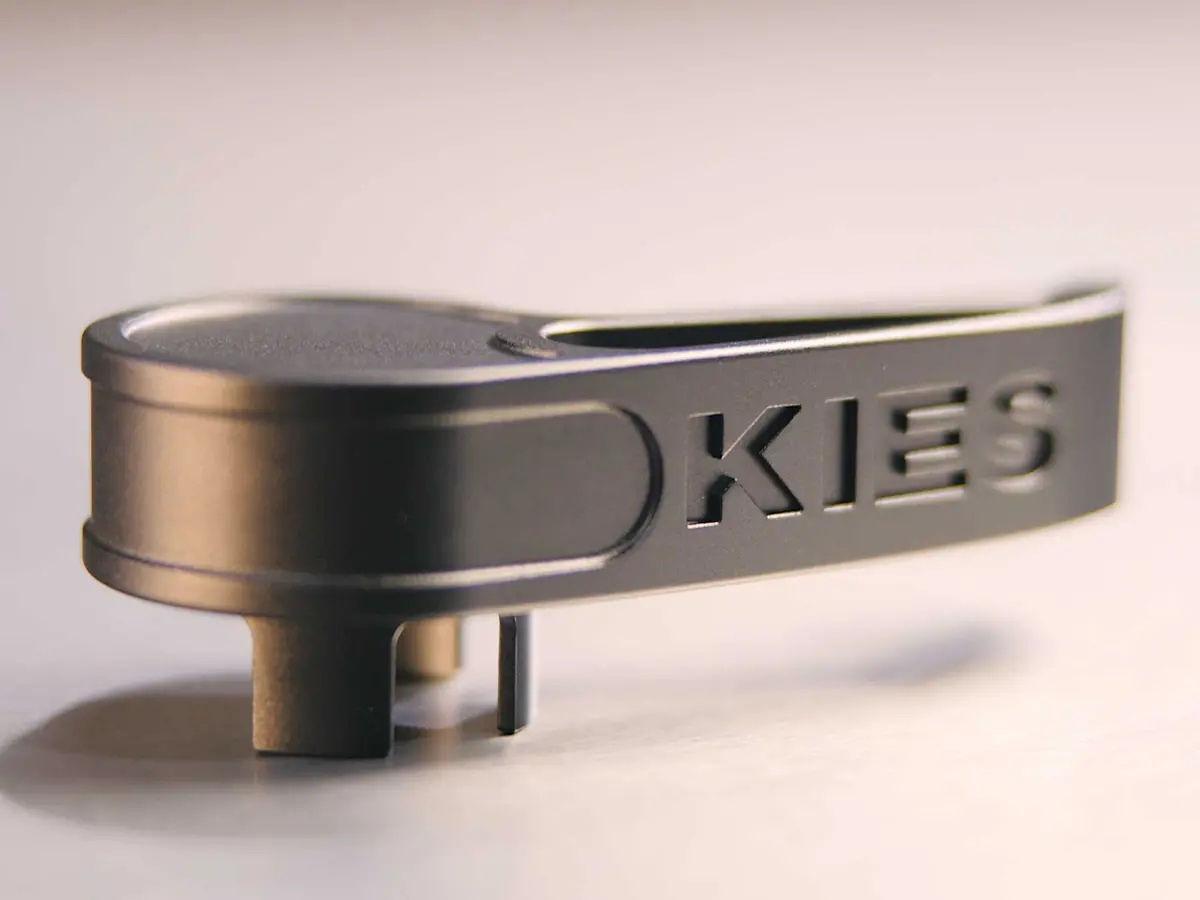 Kies Quick Release Hood Latch In Stealth Black For G8x/G2x/G42/A90 1