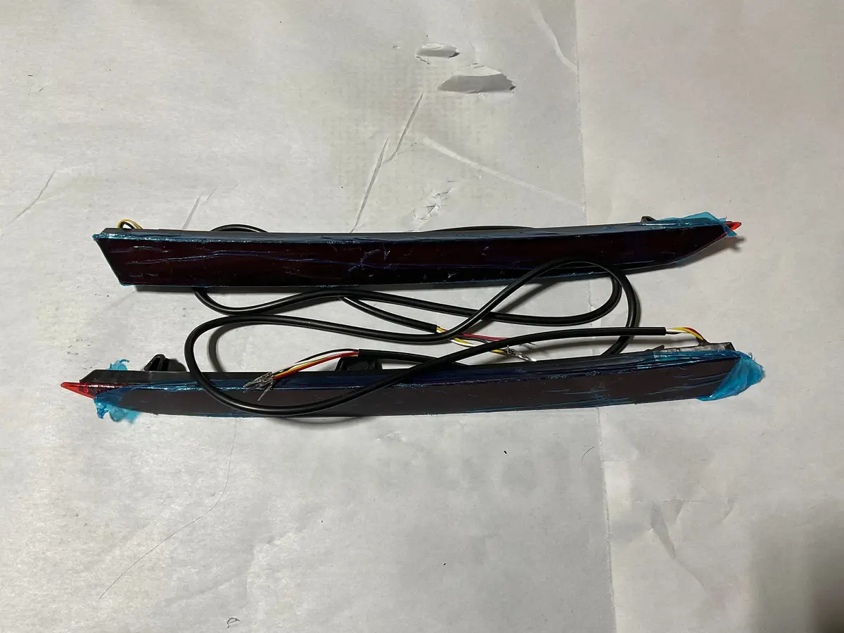 Open Box - Kies Motorsports Bmw F30 M Sport Rear Reflectors (One Side Chipped) 1