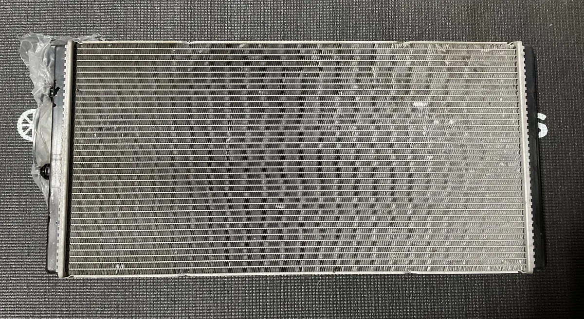 Open Box - Oem Radiator For Bmw F80 M3 1