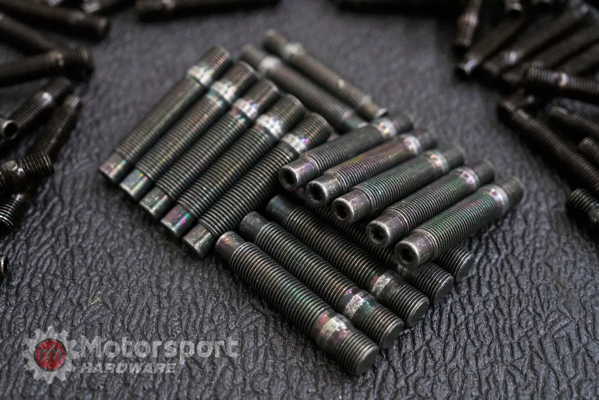 14 X 1.25 To 14 X 1.5 Black Bullet Nose Stud Kit 78Mm With 17Mm Black Conical Seat Nuts 1