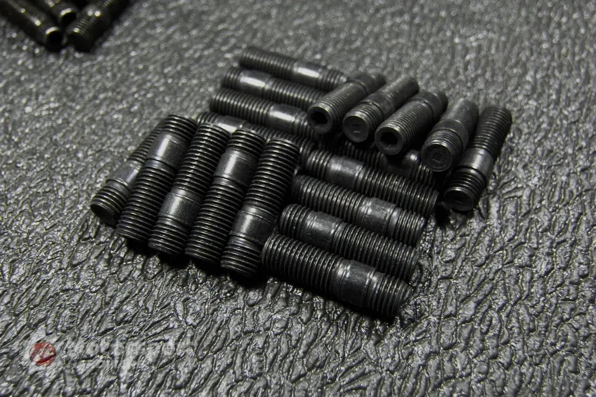 44Mm Black Race Stud Kit 12 X 1.5 With Black 17Mm Conical Seat Nuts 1