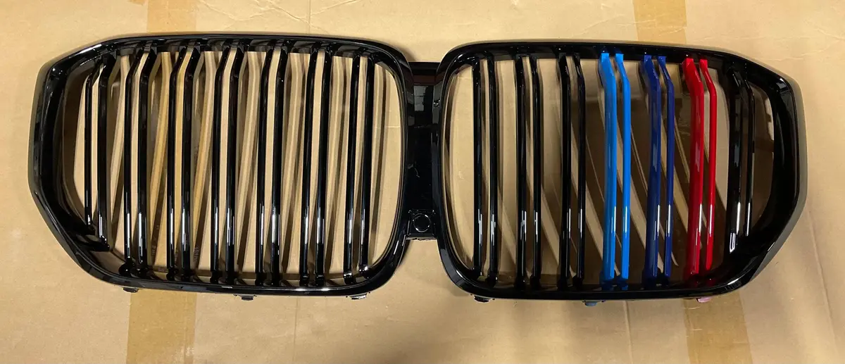 Open Box - Bmw 2020+ G05 X5 Gloss Black W/ Tri-Color Dual Slat  Kidney Grill 1