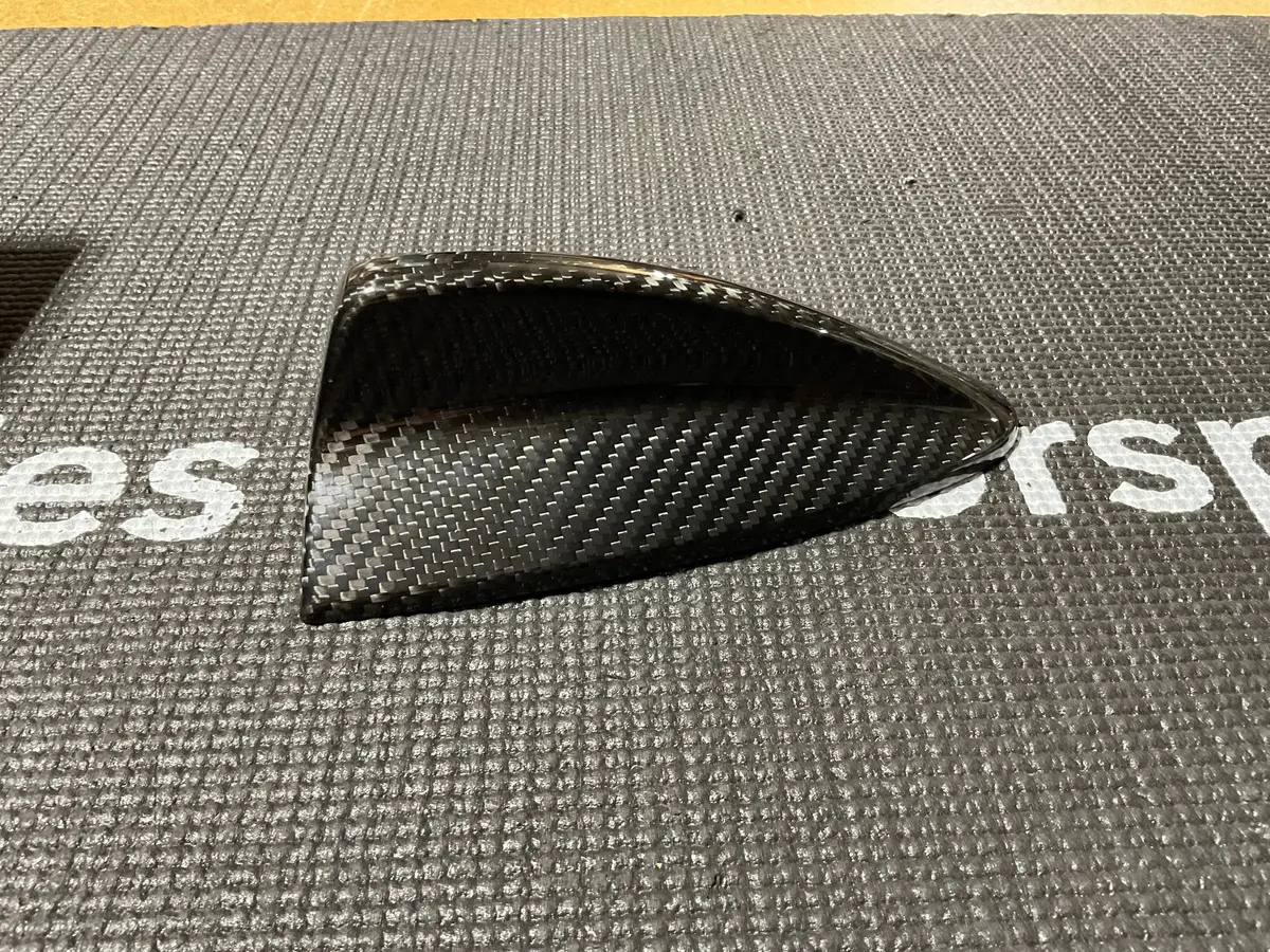 Open Box - Bmw E Series Dry Carbon Fiber (Gloss) Antenna Shark Fin 1