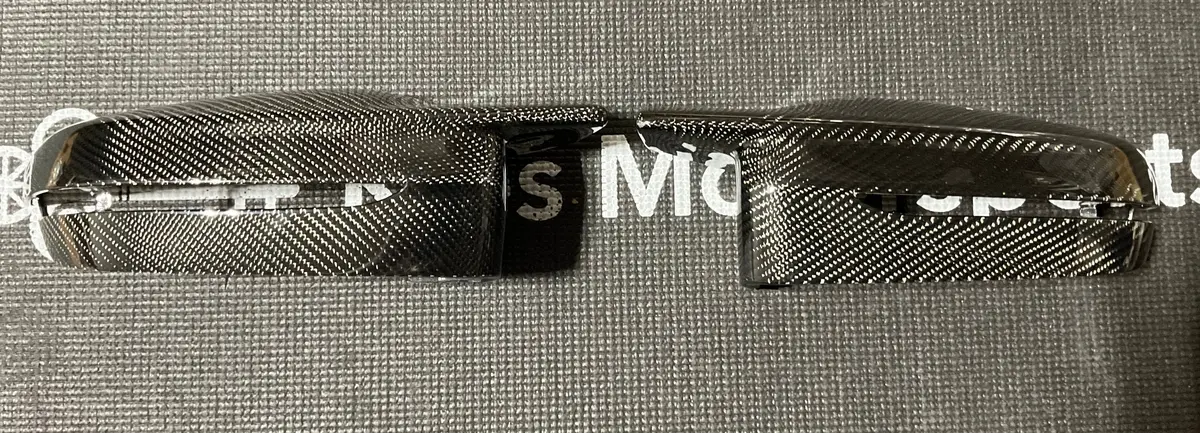 Open Box - Bmw G8x Wet Carbon Fiber Replacement Mirror Caps (Broken Passenger Side) 1