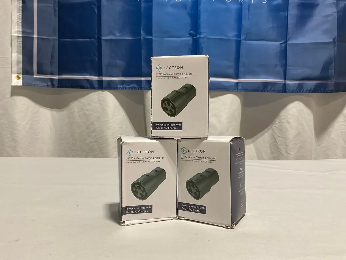 Open Box (Ev) - Lectron J1772 To Tesla Charging Adapter 1