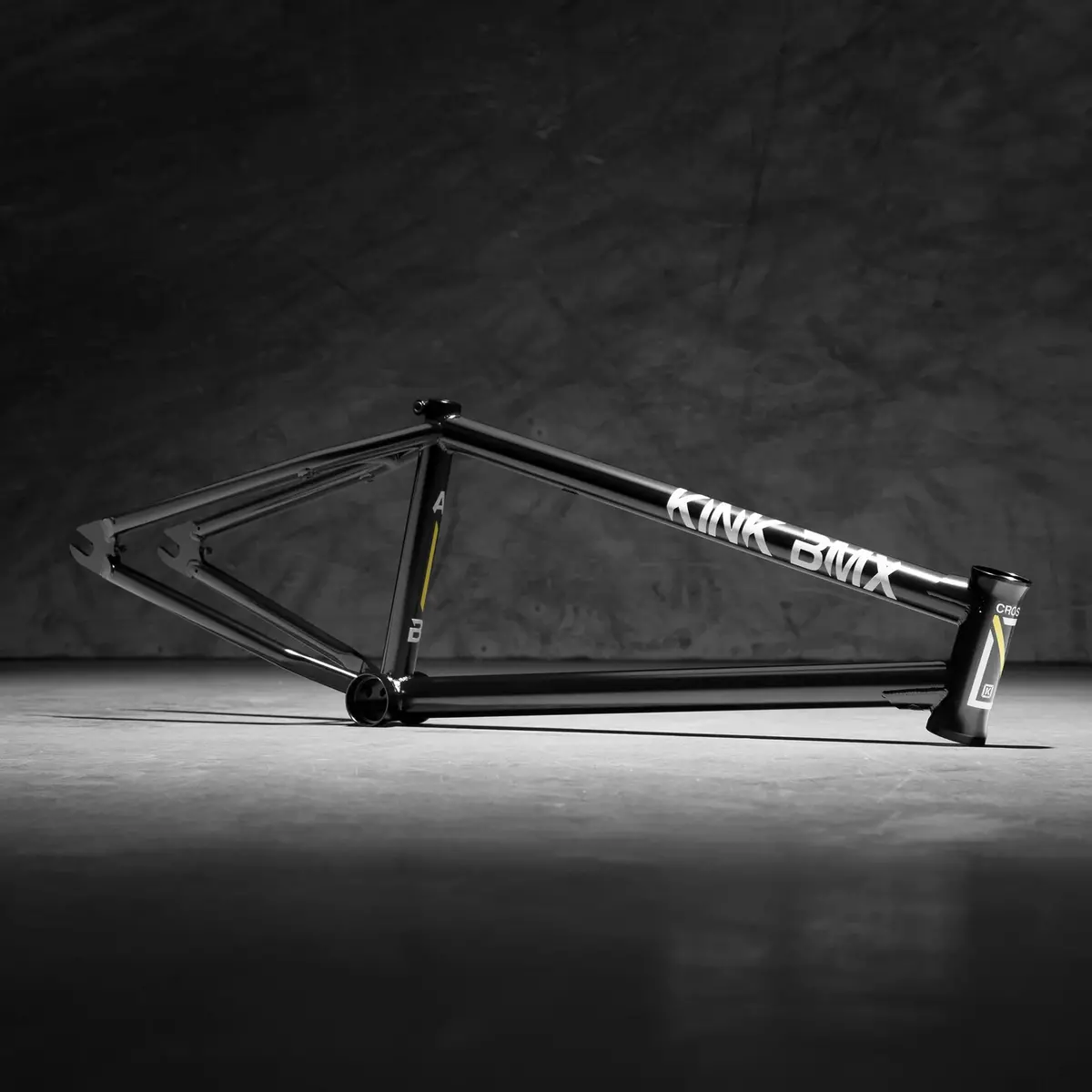 Kink Crosscut Frame 1